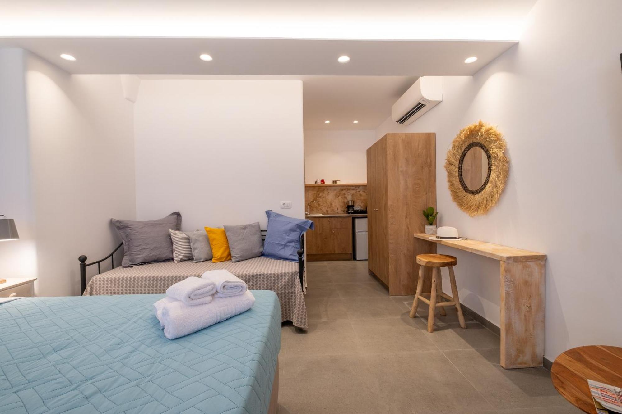 Sand Gem - Beach Apartments Периволос Екстериор снимка