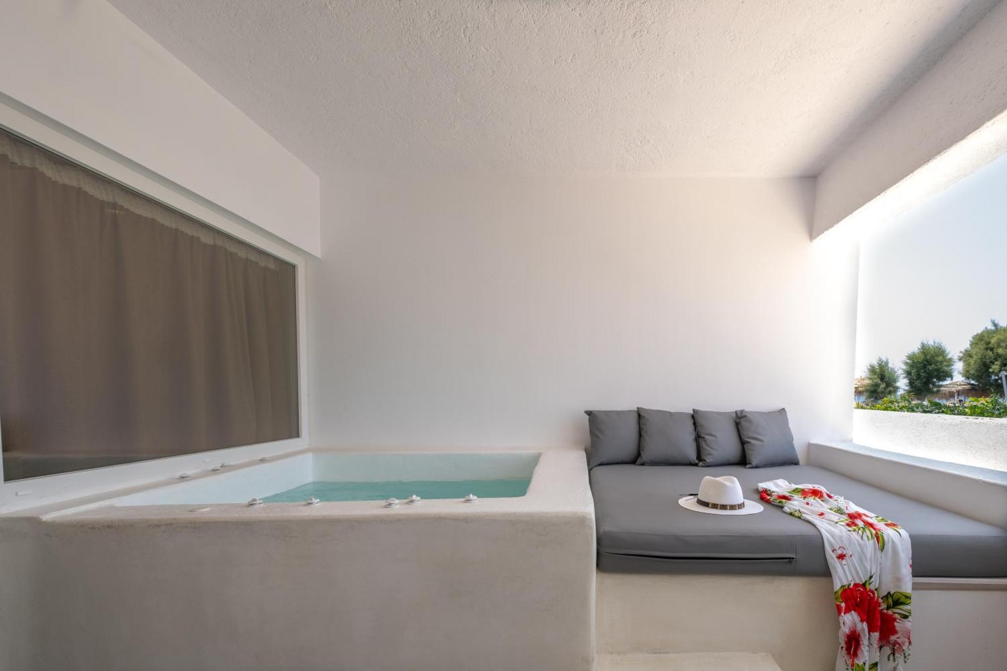 Sand Gem - Beach Apartments Периволос Екстериор снимка