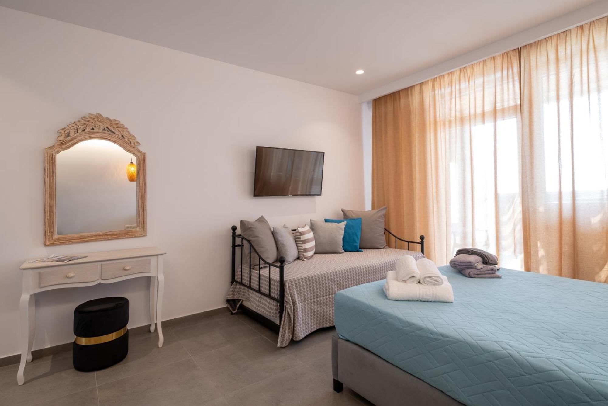 Sand Gem - Beach Apartments Периволос Екстериор снимка
