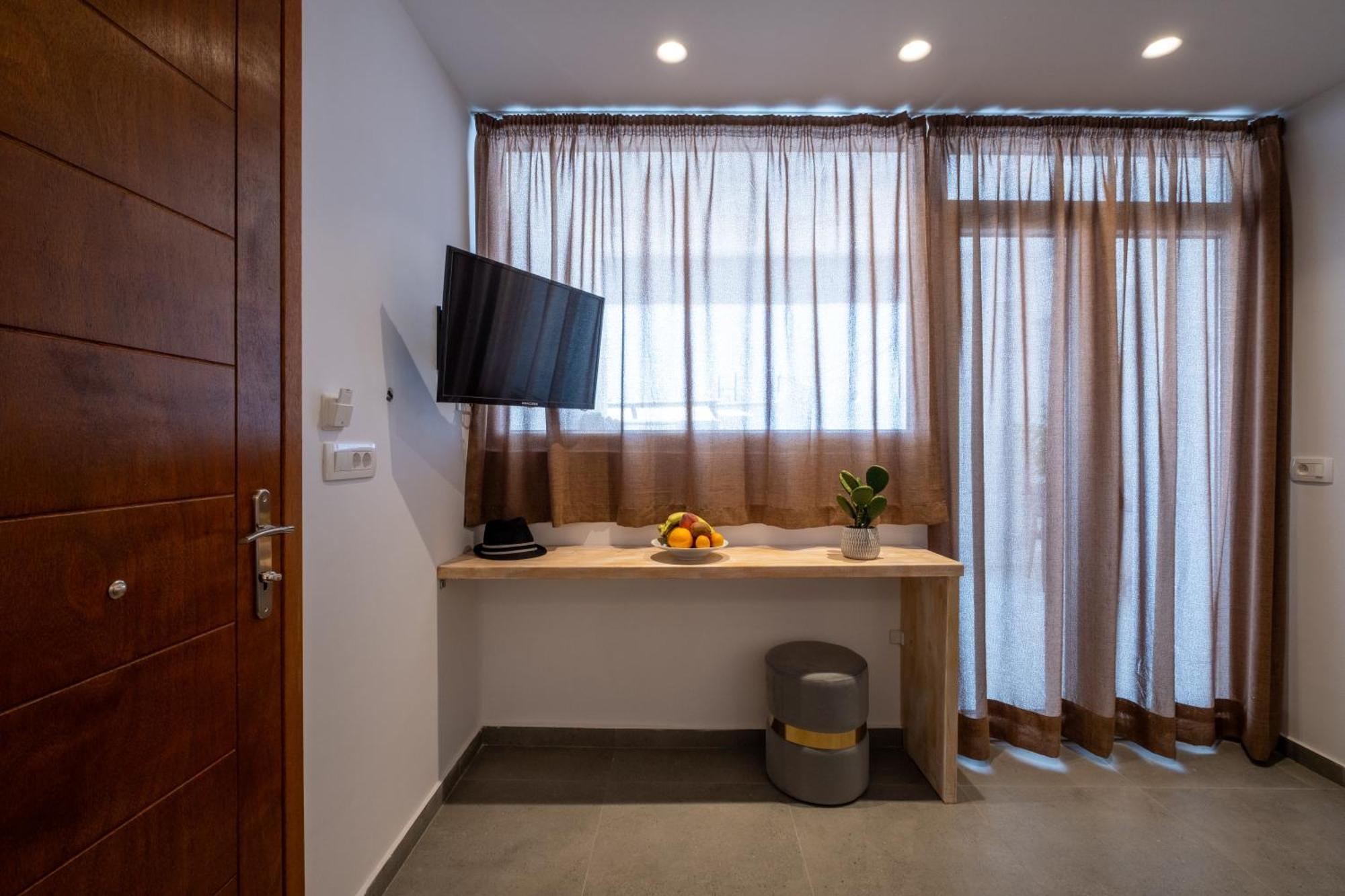 Sand Gem - Beach Apartments Периволос Екстериор снимка